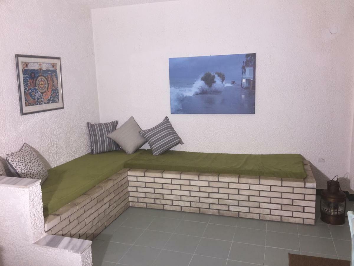 Agali 1 Mesonet In Front Of The Sea Apartment Akrogiali Exterior photo