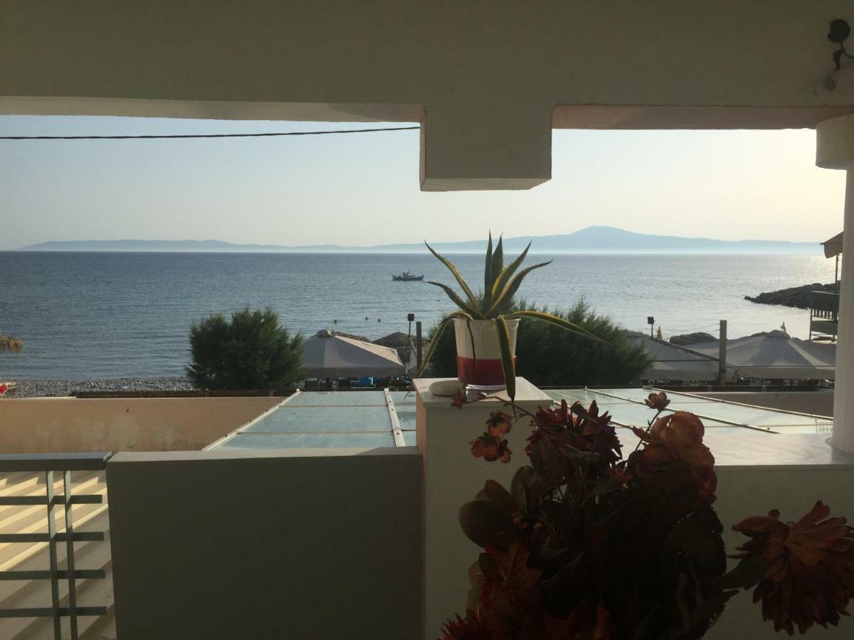 Agali 1 Mesonet In Front Of The Sea Apartment Akrogiali Exterior photo
